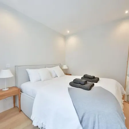 Chic 1br, Central Location, Newly Refurbished